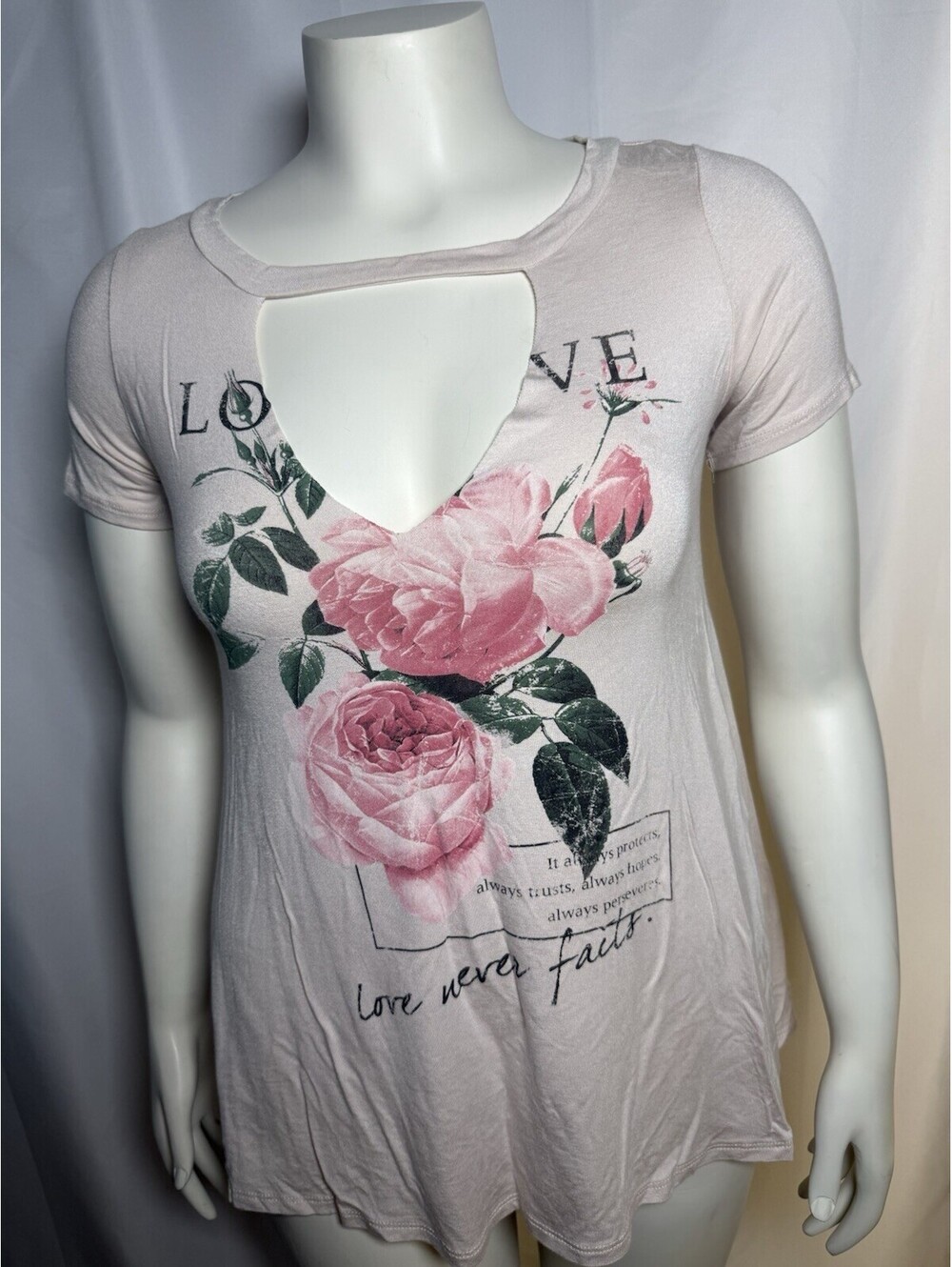 Altar'd State Love Never Fails Rose Graphic Keyhole Tee Blush Pink Women's Small